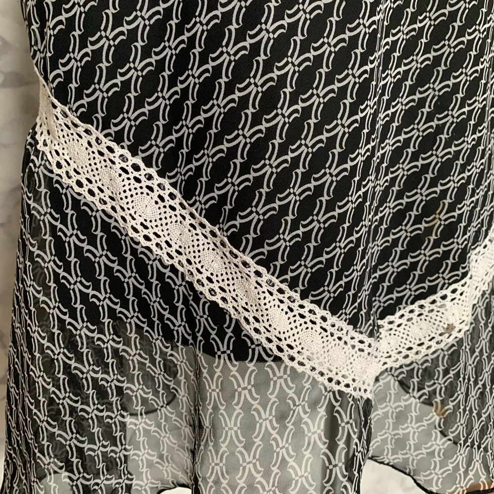 IVY Black White No Sleeve Ruffle Midi Dress - Picture 4 of 6